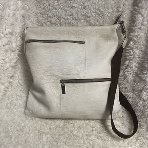 Lino Visona pebble leather White  hobo shoulder Bag silver tone hardwares.